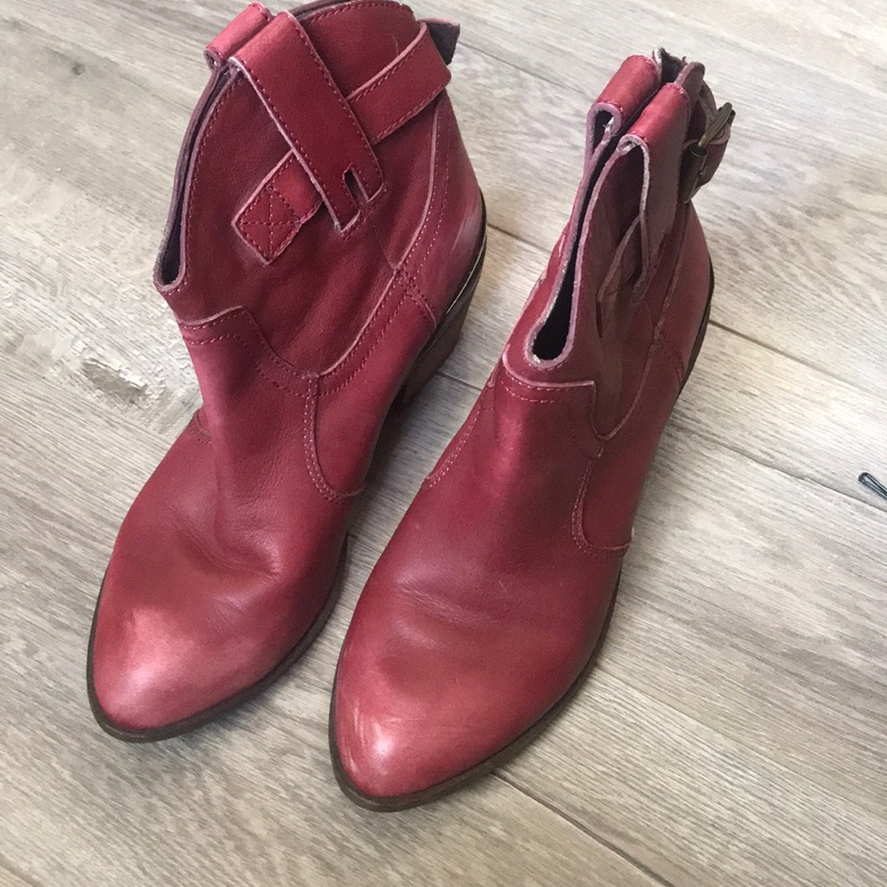 Lucky brand good luck originals salmon color boot